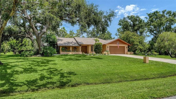 5879 RAVENWOOD DRIVE