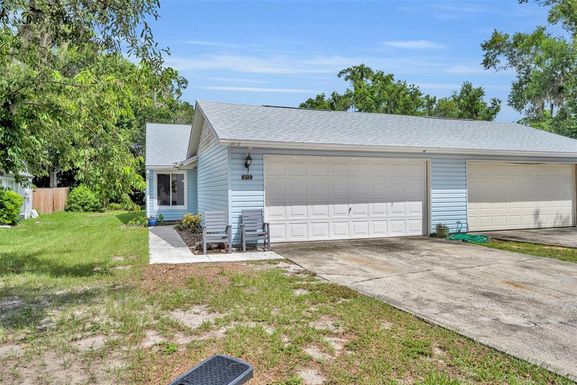 912 ROBINHOOD COURT