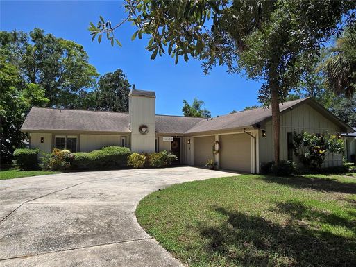 1404 RED OAK DRIVE
