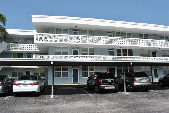 4880 LOCUST STREET NE UNIT 126