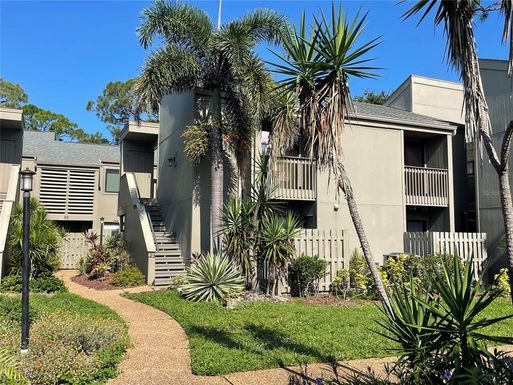 216 WOODLAND DRIVE UNIT 216