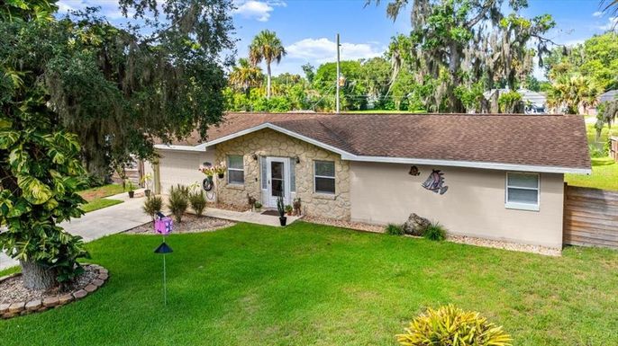 2114 LIME TREE DRIVE