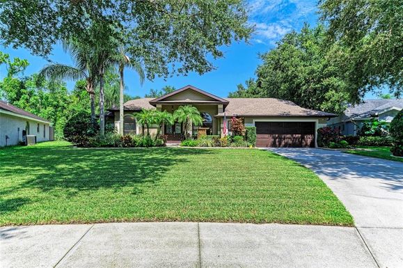8416 PALM LAKES COURT