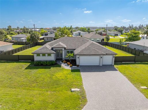 209 SW 10TH PLACE