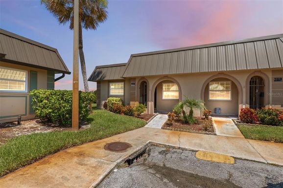 4117 STRATFORD DRIVE UNIT 4117