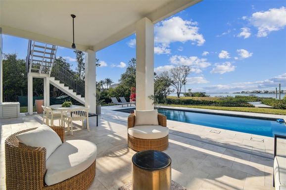 1640 SEA BREEZE DRIVE