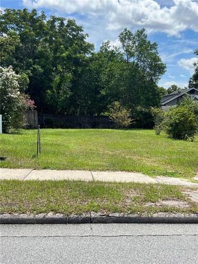 235 N ADELLE AVENUE