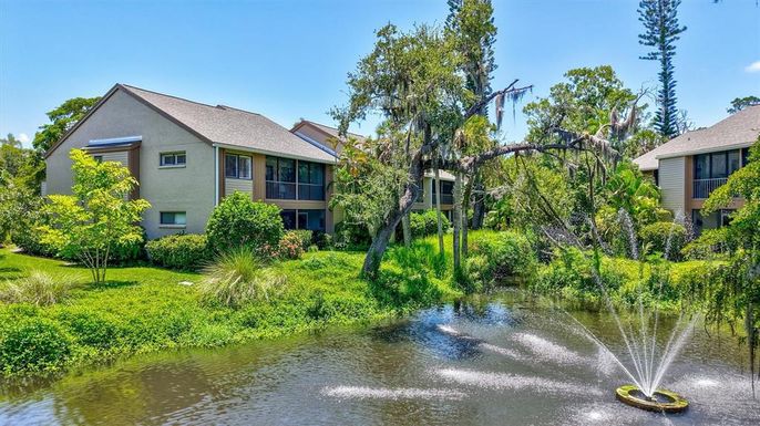 1637 BROOKHOUSE COURT UNIT 244