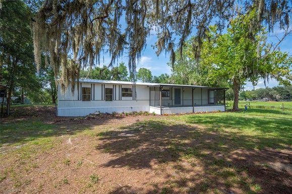 4704 COUNTRY TRAILS DRIVE