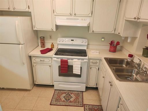 1701 PINEHURST ROAD UNIT 15B