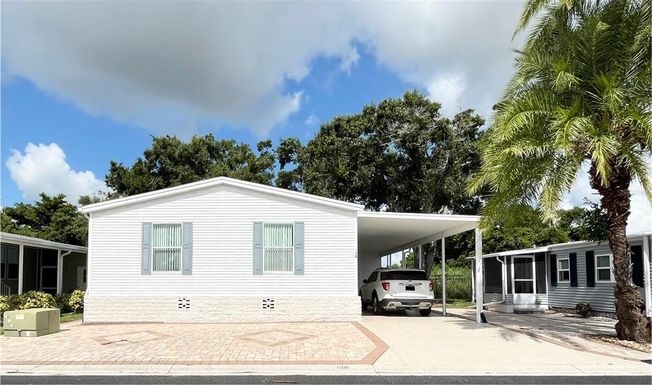 110 OAKWOOD BOULEVARD W