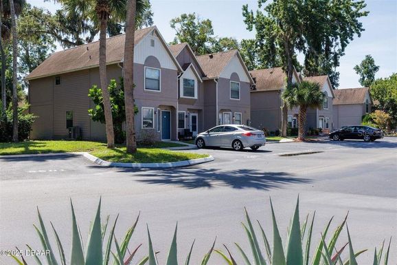 3960 OAK TRAIL RUN UNIT 2202