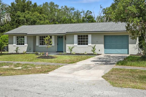 362 CASUARINA CIRCLE
