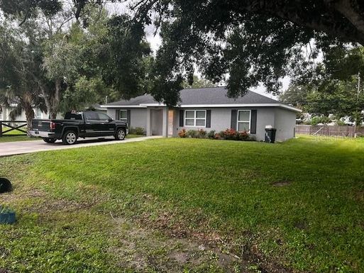 1847 NE FLORIDIAN CIRCLE