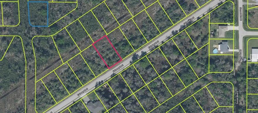 5212 FAIRWAY DRIVE S