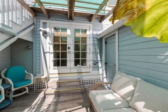 370 E RAILROAD AVENUE UNIT 1