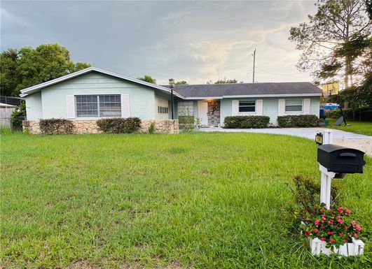 186 LAKESIDE DRIVE