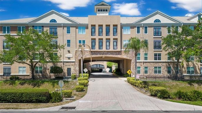 4221 W SPRUCE STREET UNIT 2218