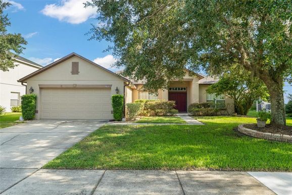 5864 AUTUMN CHASE CIRCLE