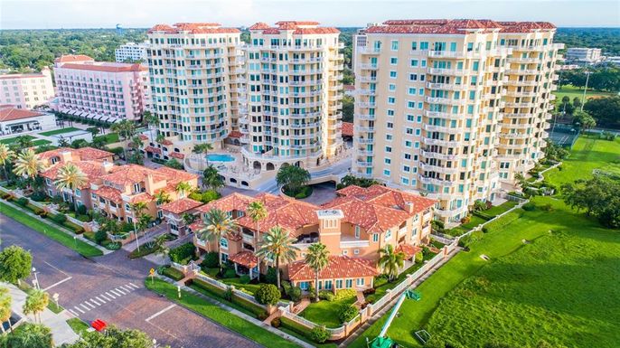 555 5TH AVENUE NE UNIT 1022