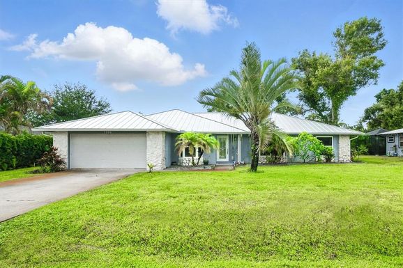5706 PALEO PINES CIRCLE