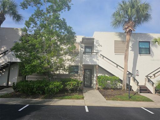 586 LAKESIDE DRIVE UNIT 586