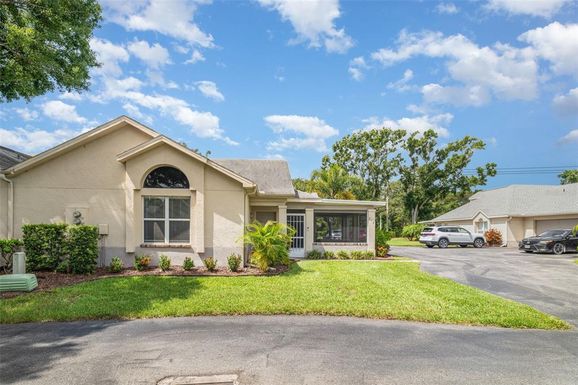 814 SILVERTHORN LANE