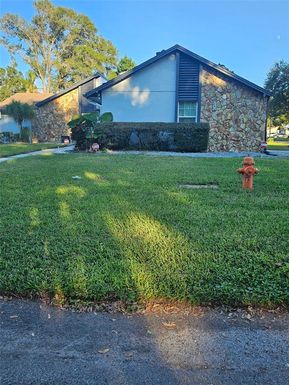 6242 CHRISTINA GROVES CIRCLE W