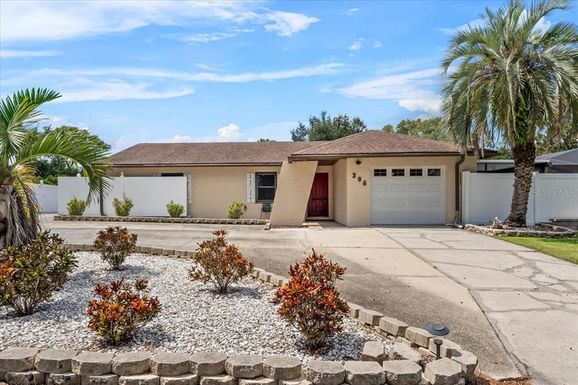 306 LAKEVIEW BOULEVARD