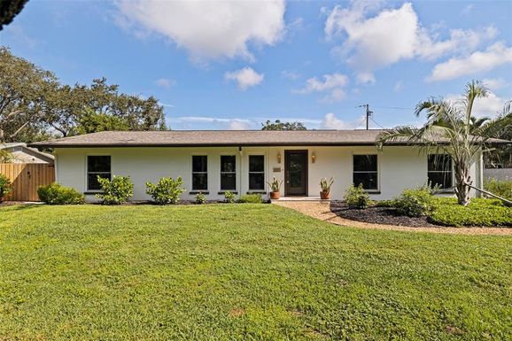 1727 KARLETON PLACE S