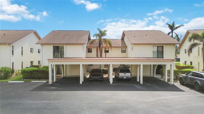 1743 LAKE PLACE UNIT 1743C