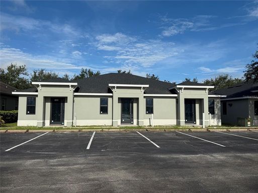 1300 LEXINGTON GREEN LANE