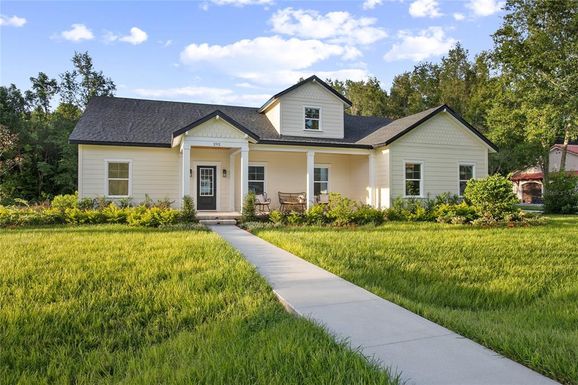 292 W DELAWARE AVENUE