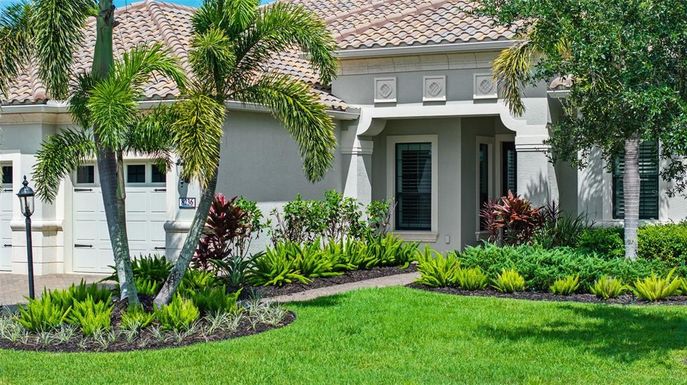 8236 LARKSPUR CIRCLE