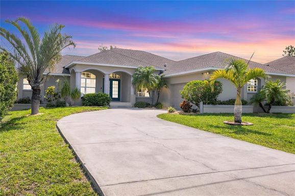 39 PINE VALLEY COURT