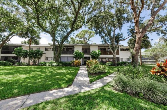 3259 FOX CHASE CIRCLE N UNIT 106