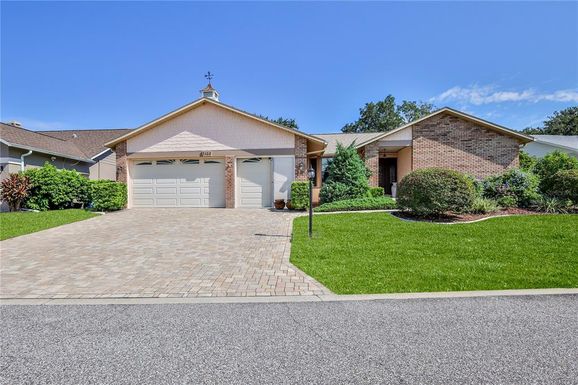 7105 MYRTLEWOOD LANE