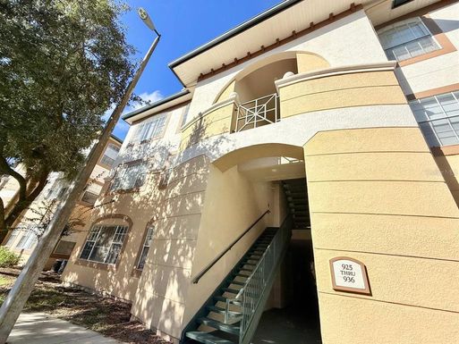 17112 CARRINGTON PARK DRIVE UNIT 932