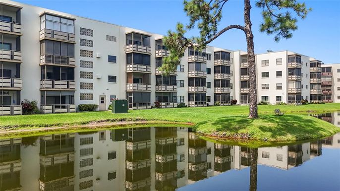 6070 80TH STREET N UNIT 109