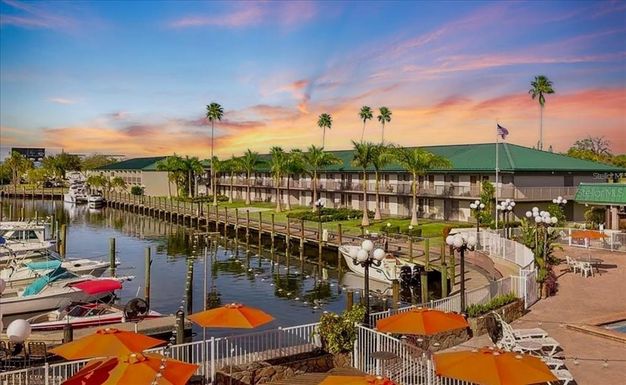 7150 N TAMIAMI TRAIL UNIT C-128