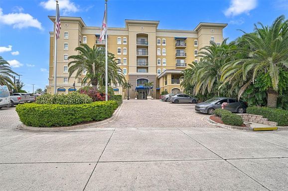 1064 N TAMIAMI TRAIL UNIT 1519