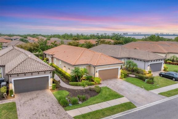 8721 TRATTORIA TERRACE