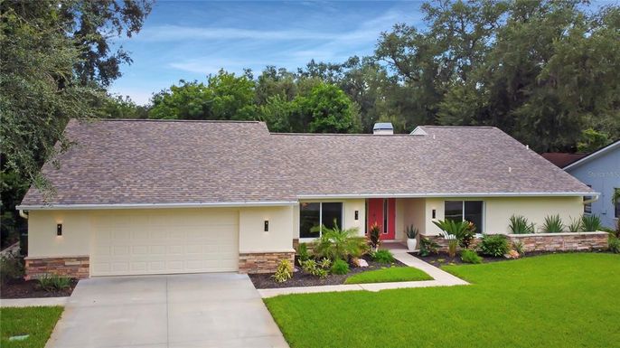 1820 PINE HILL DRIVE