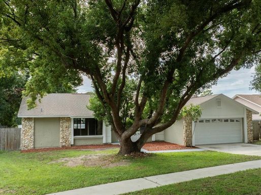 7744 CLUBHOUSE ESTATES DRIVE