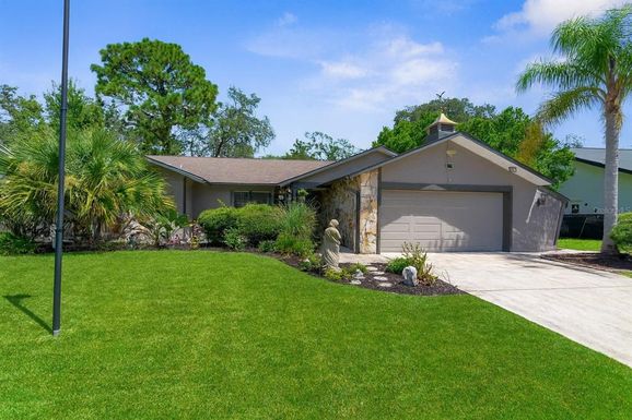 4346 CRAIGDARRAGH AVENUE