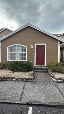 217 AUSTRALIANN WAY UNIT #5