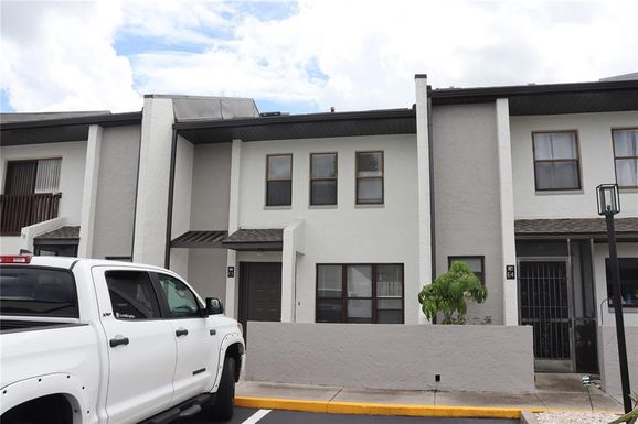 2000 FORREST NELSON BOULEVARD UNIT E5