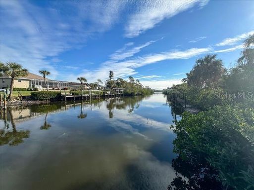 10141 CREEKSIDE DRIVE