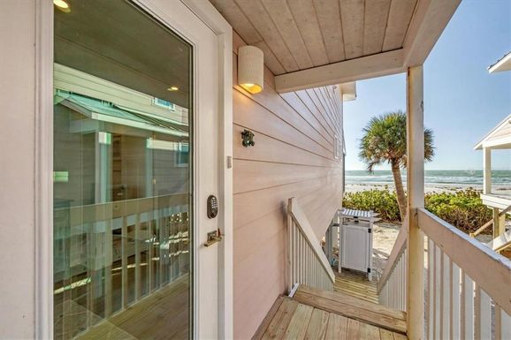 290 GULF BOULEVARD UNIT 17