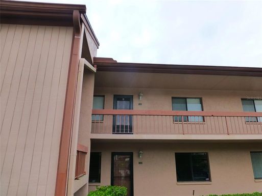 110 LAKESIDE DRIVE UNIT 10